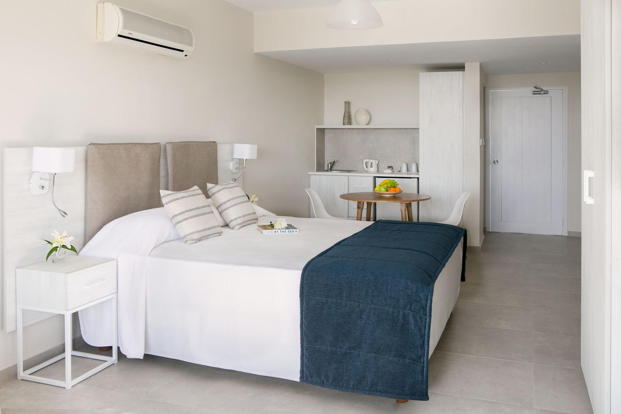 Louis Paphos Breeze Hotel Klorakas Exterior photo