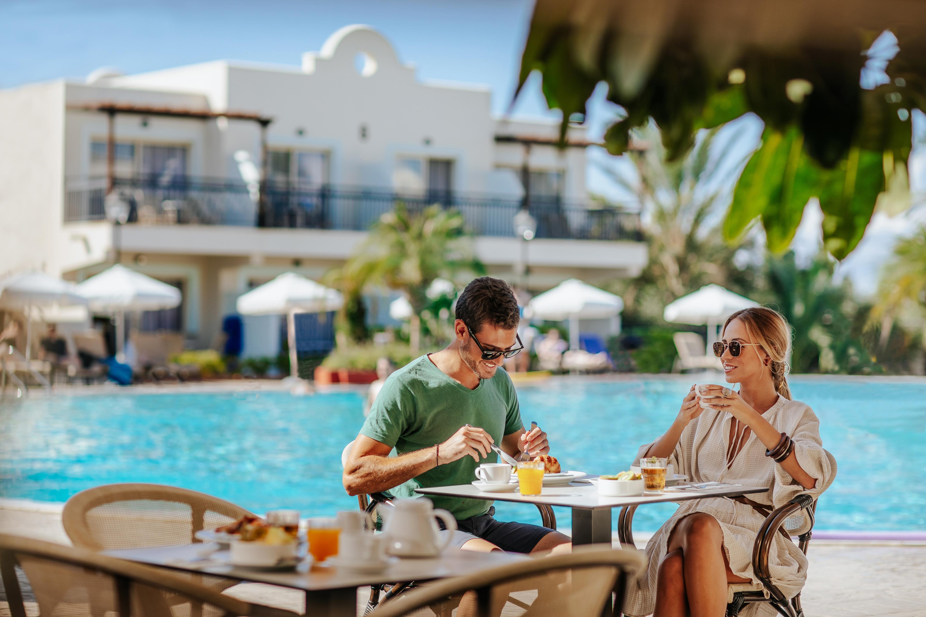 Louis Paphos Breeze Hotel Klorakas Exterior photo