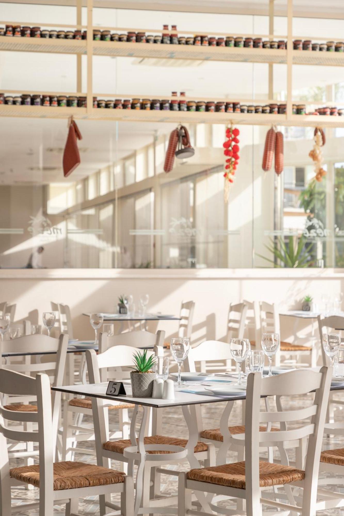 Louis Paphos Breeze Hotel Klorakas Exterior photo