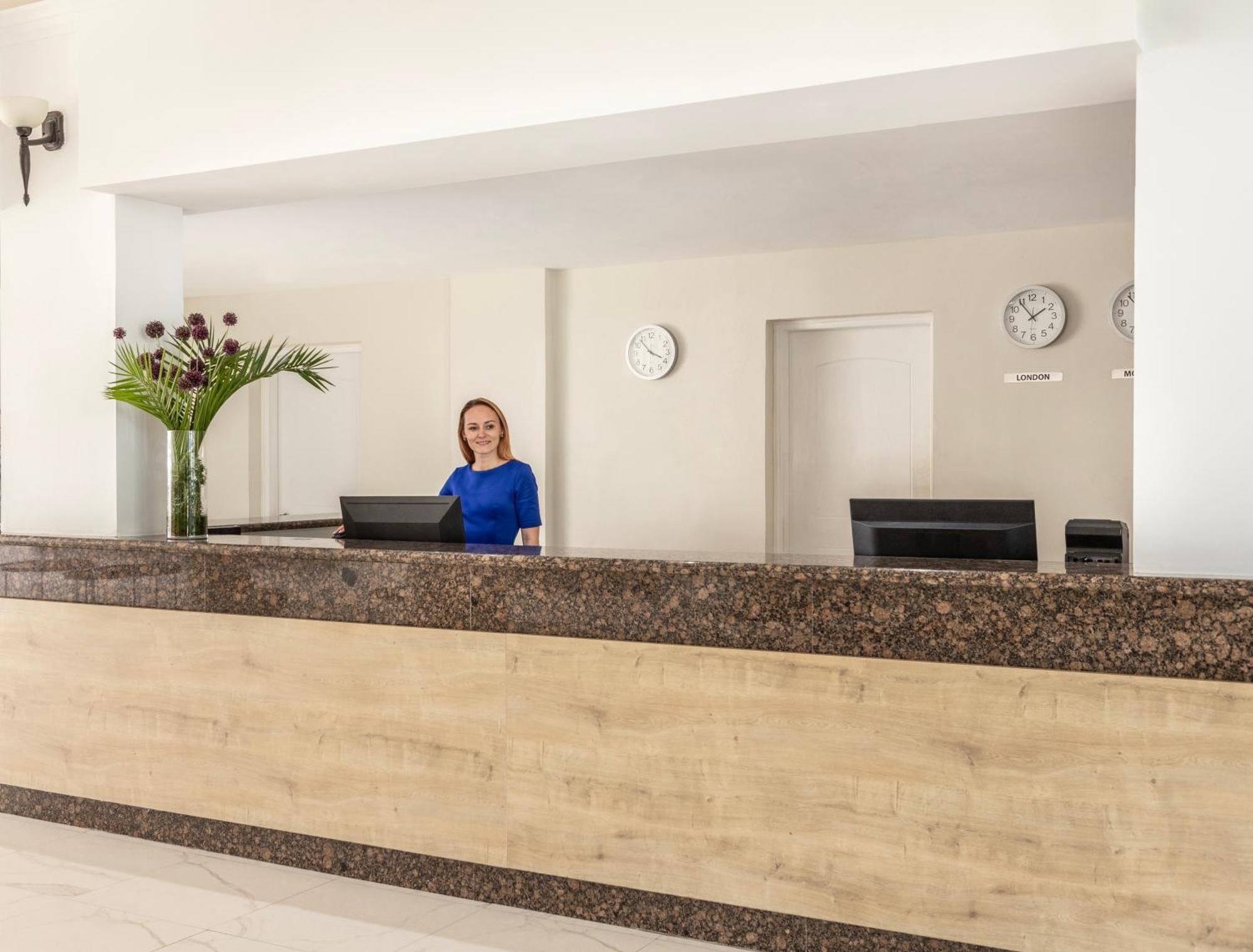 Louis Paphos Breeze Hotel Klorakas Exterior photo