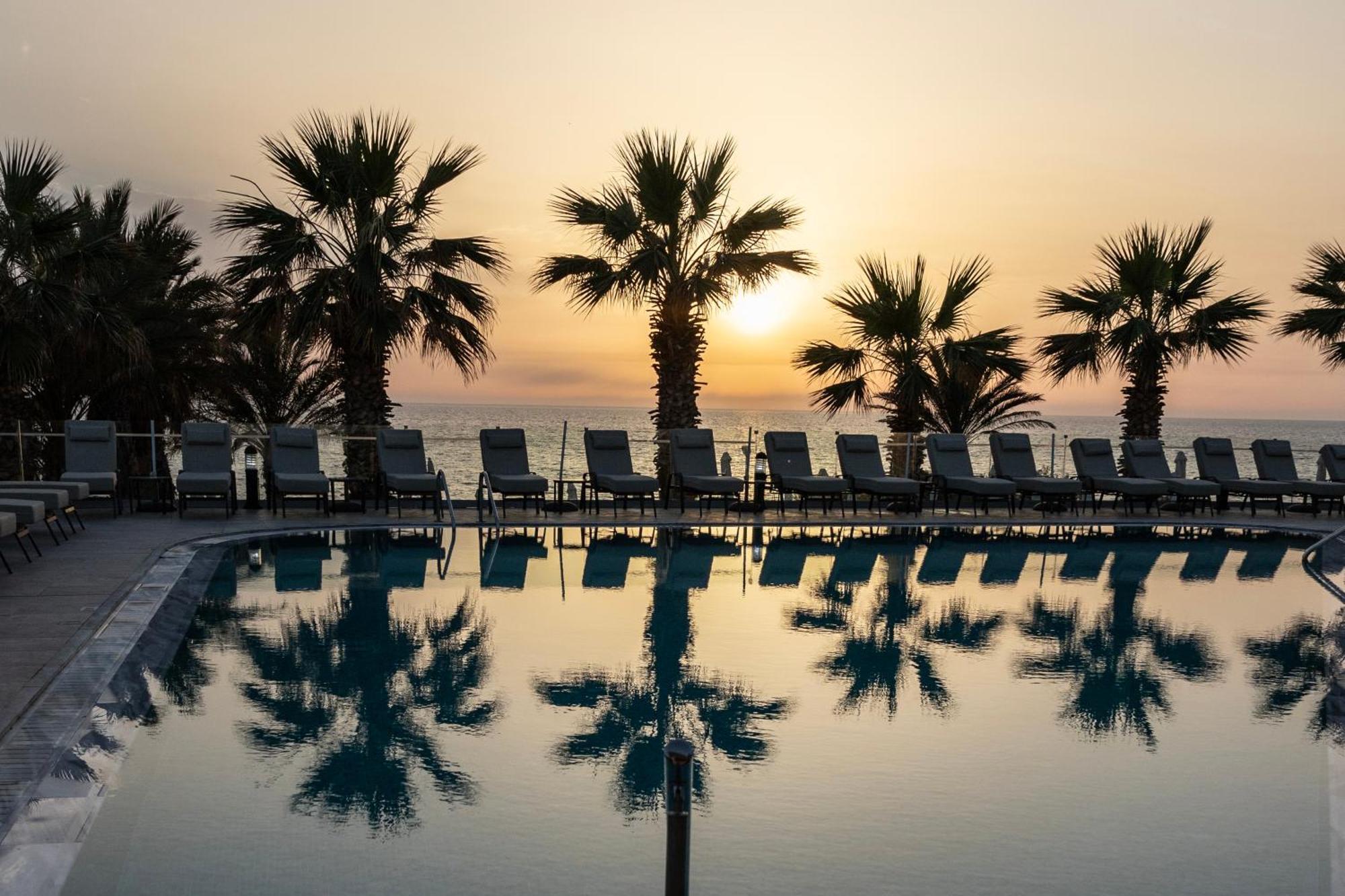 Louis Paphos Breeze Hotel Klorakas Exterior photo