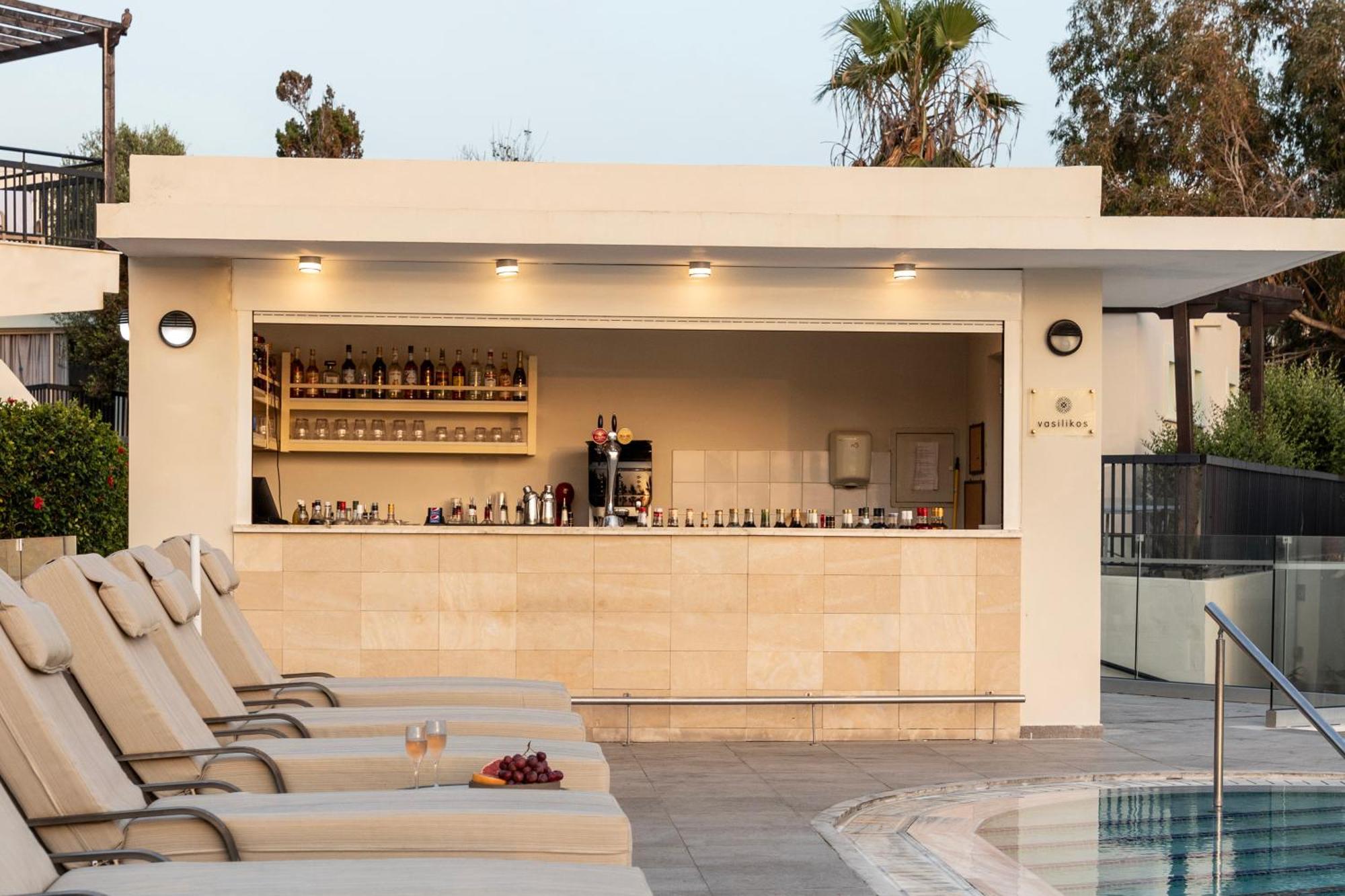 Louis Paphos Breeze Hotel Klorakas Exterior photo