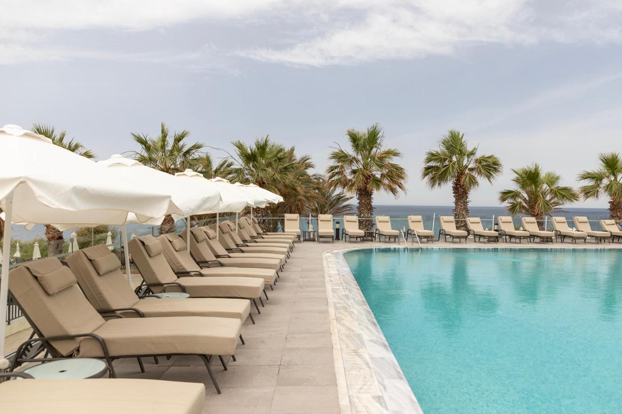 Louis Paphos Breeze Hotel Klorakas Exterior photo