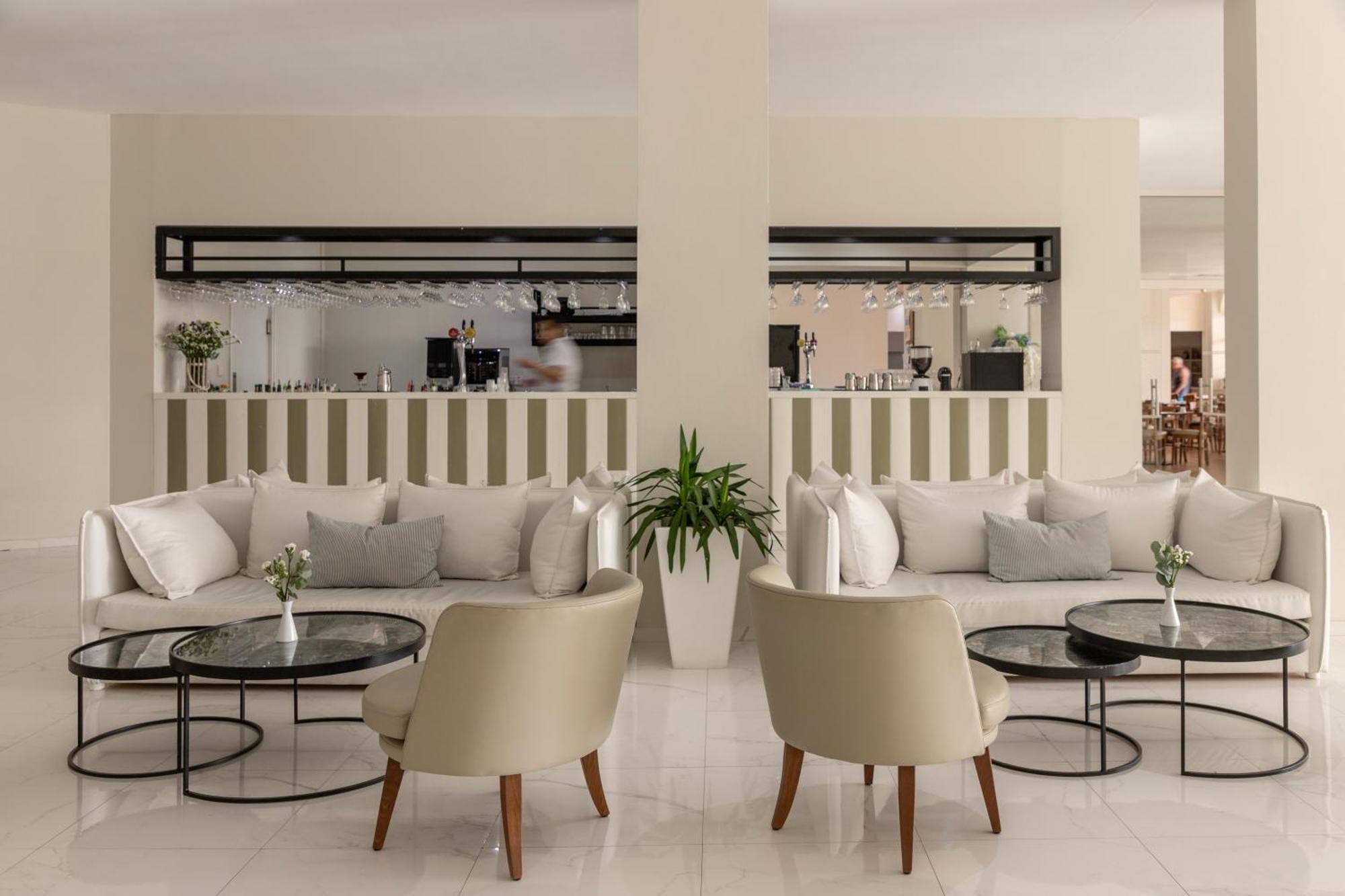Louis Paphos Breeze Hotel Klorakas Exterior photo