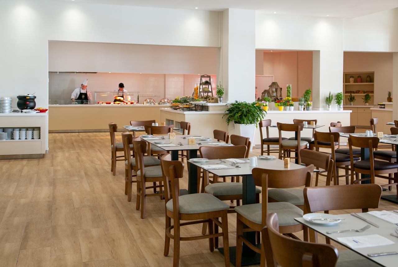 Louis Paphos Breeze Hotel Klorakas Exterior photo