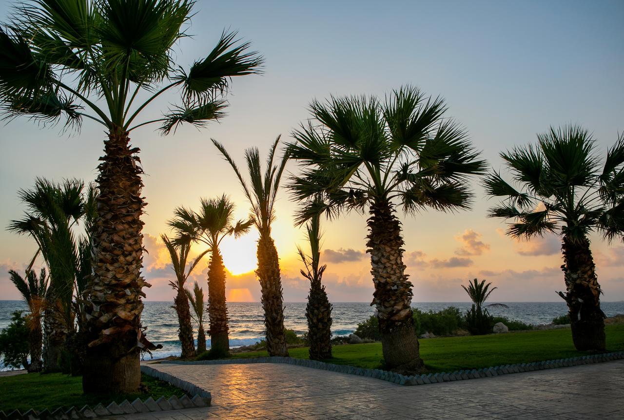 Louis Paphos Breeze Hotel Klorakas Exterior photo