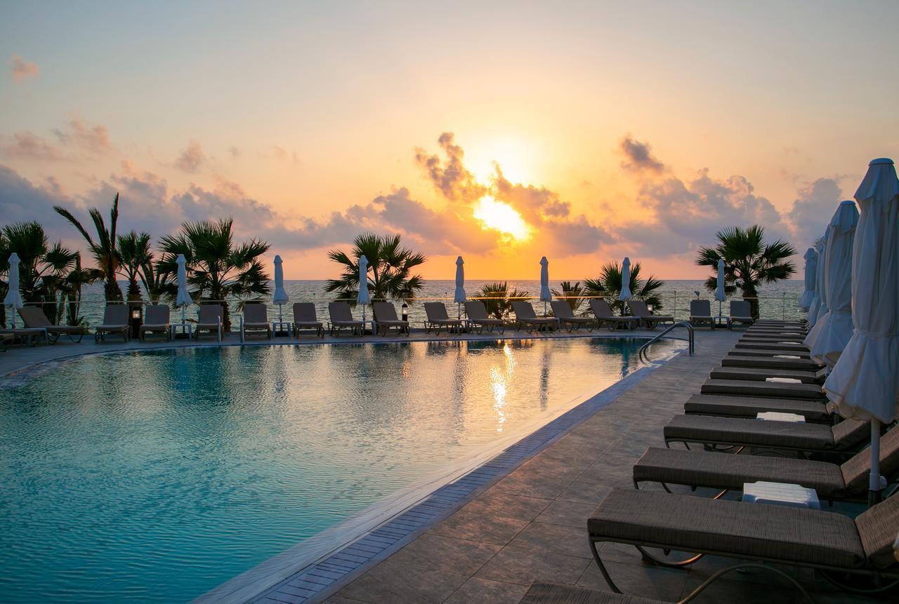 Louis Paphos Breeze Hotel Klorakas Exterior photo